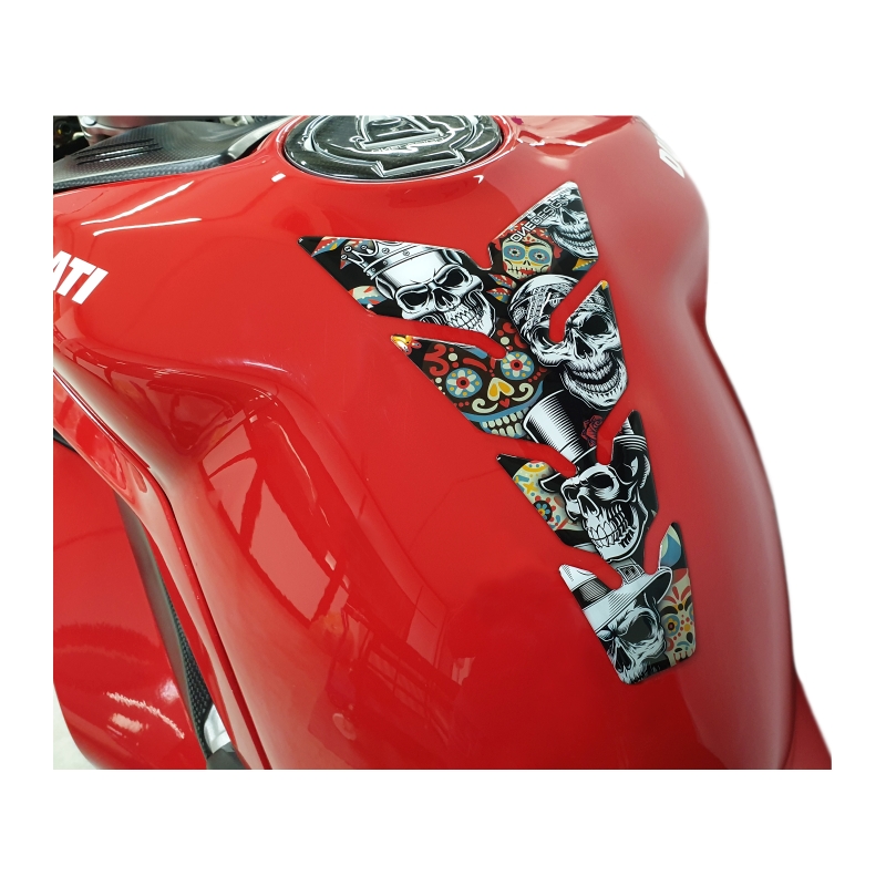 Klistermærke til brændstoftank med tryk - Max Skulls2