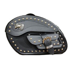 Læder motorcykeltasker RSA S262 sort med nitter 26 l