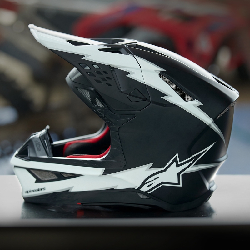 Alpinestars Supertech S-M10 Ampress motocrosshjelm i mat sort og hvid
