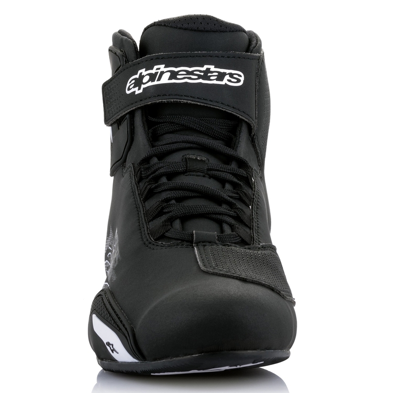 Alpinestars Sector motorcykelstøvler i sort og hvid