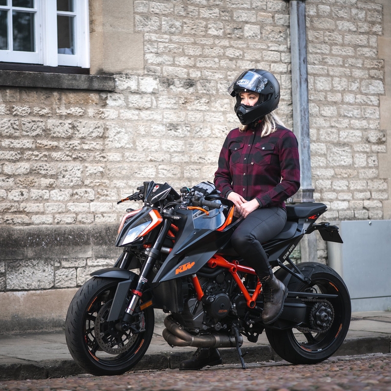 Oxford Kickback 2.0 rød og sort motorcykelskjorte til kvinder