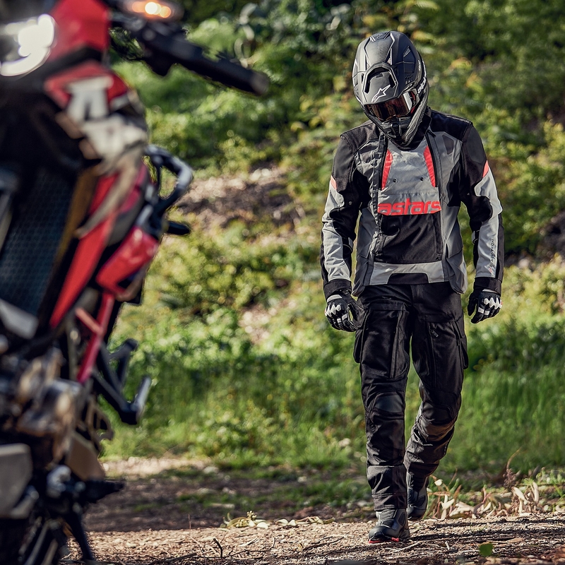 Alpinestars Halo Drystar lysegrå-mørkegrå-sort-fluorrød motorcykeljakke