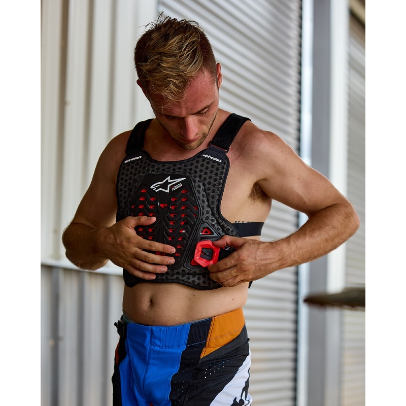 Alpinestars A-5 Plasma brystbeskytter sort-rød-hvid