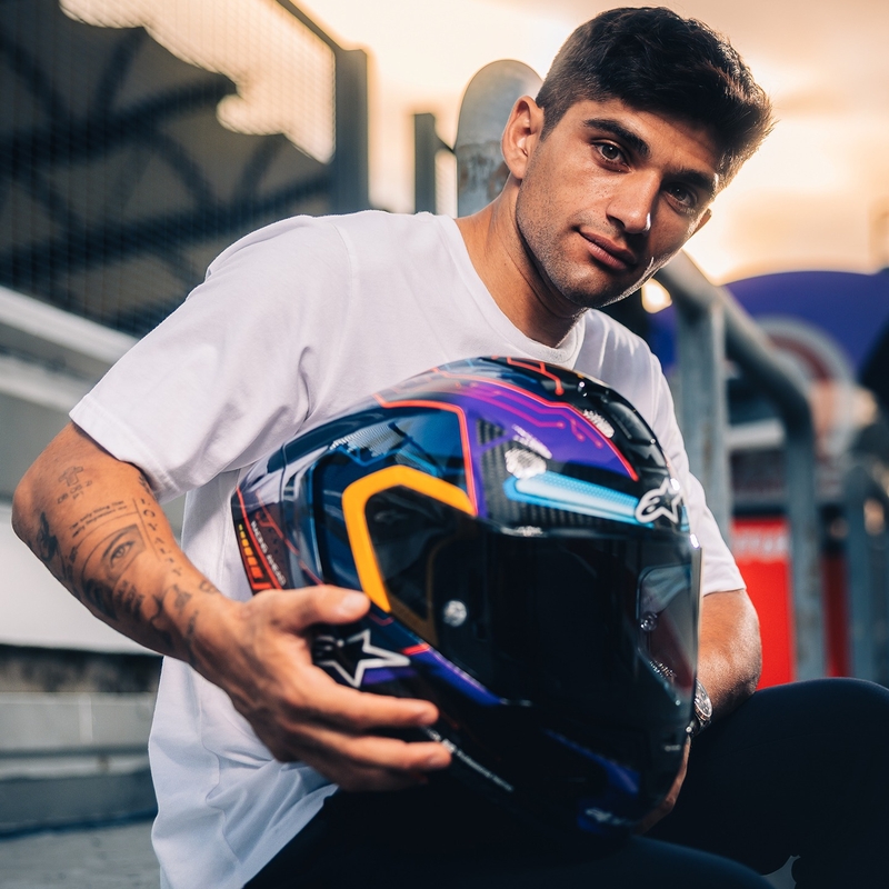 Alpinestars Supertech R-10 limited edition Martinator Jorge Martin blå-lilla-rød-gul integreret motorcykelhjelm