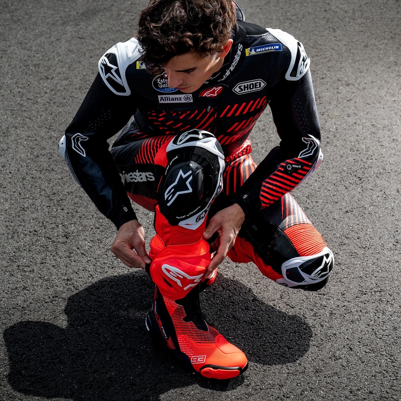 Alpinestars Supertech R Vented limited edition MM93 Marc Marquez fluo red-blue-black motorcykelstøvler