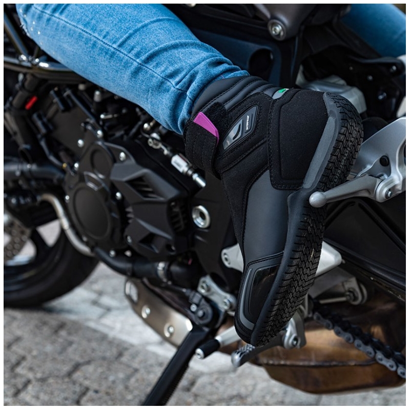Stylmartin Vector WP motorcykelstøvler til kvinder i sort og pink